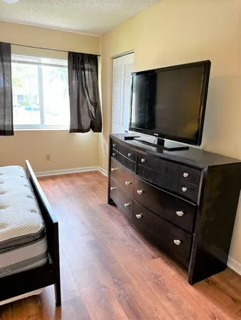 $175,000 | 441 Pine Glen Lane, Unit D2, Greenacres, FL 33463