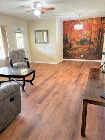 $175,000 | 441 Pine Glen Lane, Unit D2, Greenacres, FL 33463