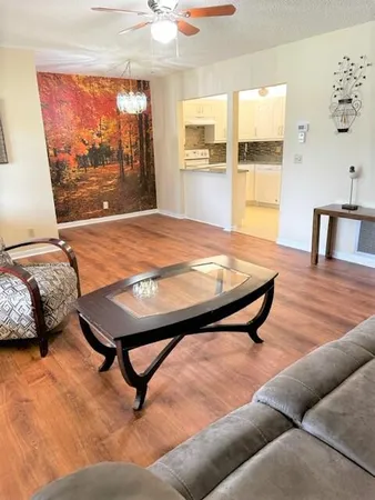 $175,000 | 441 Pine Glen Lane, Unit D2, Greenacres, FL 33463