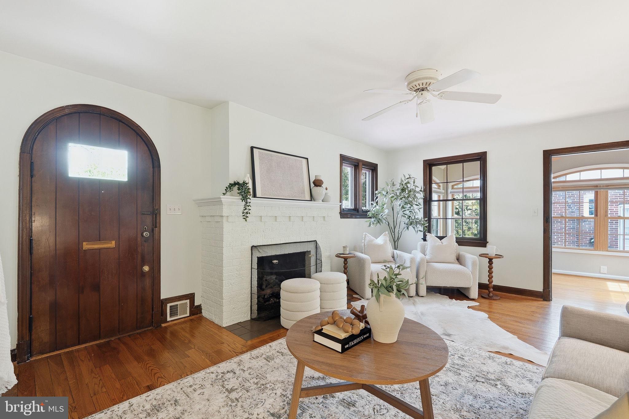 9504 Riley Road Silver Spring, MD 20910 - Photo 2 of 26 Charming living space with vintage flair.