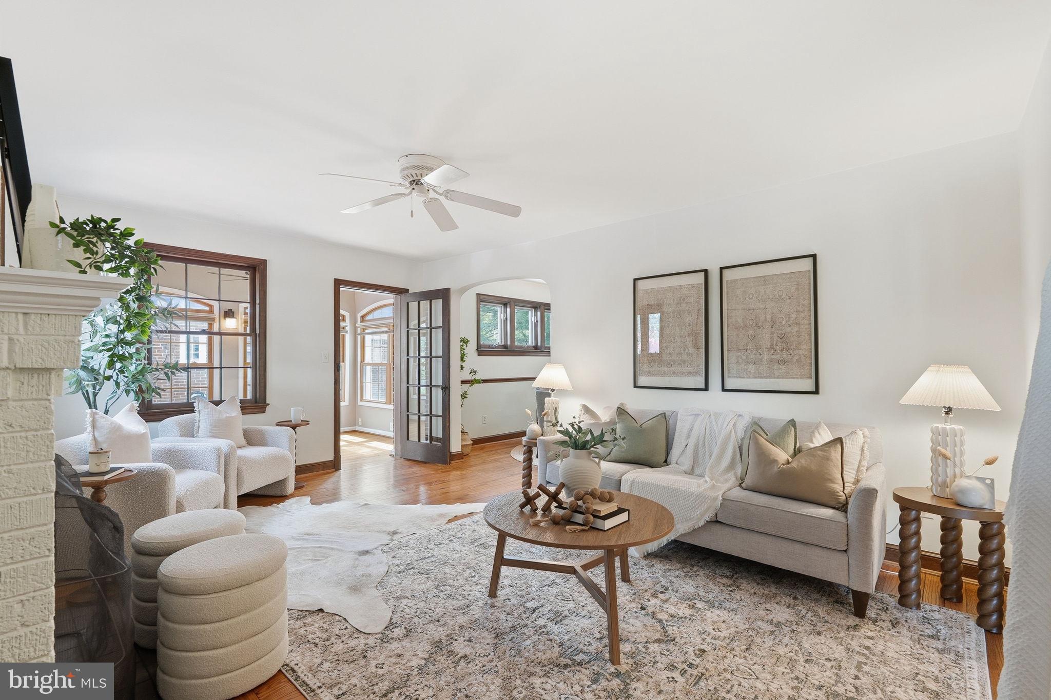 9504 Riley Road Silver Spring, MD 20910 - Photo 9 of 26 Bright and inviting living space.