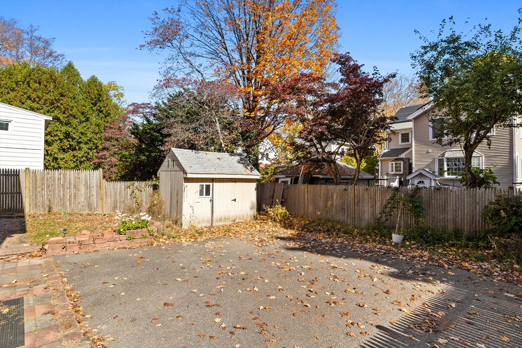 303 Russett Road Brookline, MA 02467 - Photo 34 of 34 Gallery Image 34