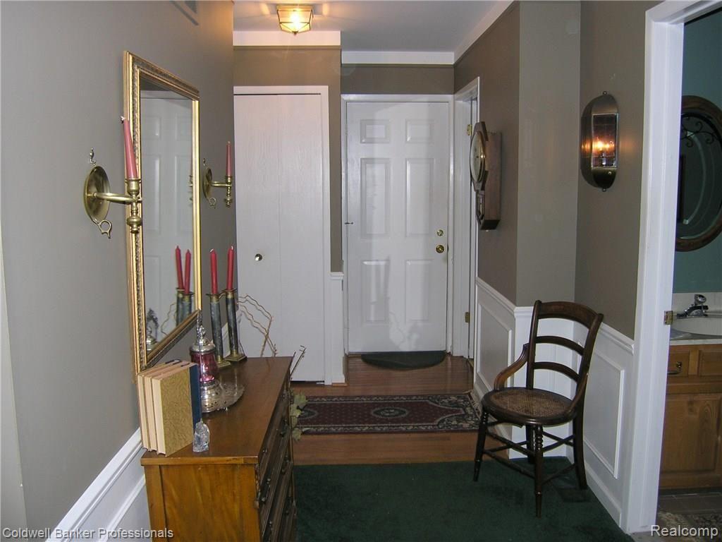 1884 Christy Court Rochester, MI 48309 - Photo 13 of 29 Front Entry Hall