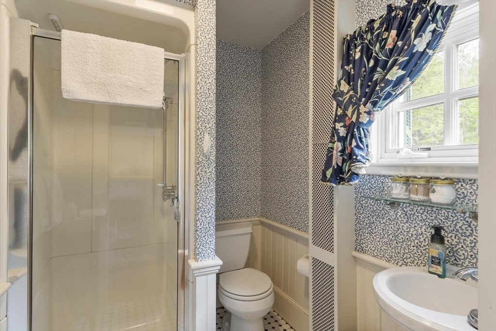 19 North Main Street Petersham, MA 01366 - Photo 37 of 38