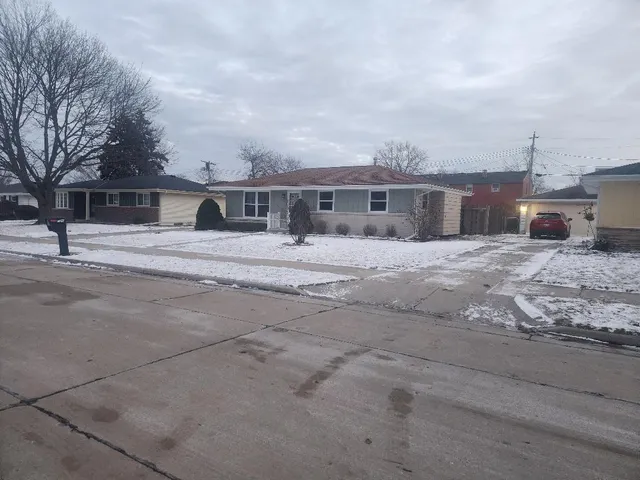 $284,900 | 725 Sydney Drive, Racine, WI 53402