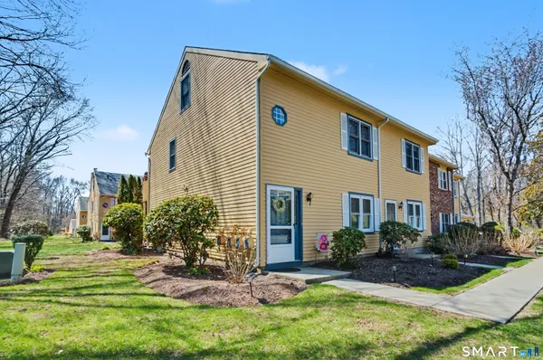 $319,900 | 1400 Hartford Turnpike, Unit 8, North Haven, CT 06473