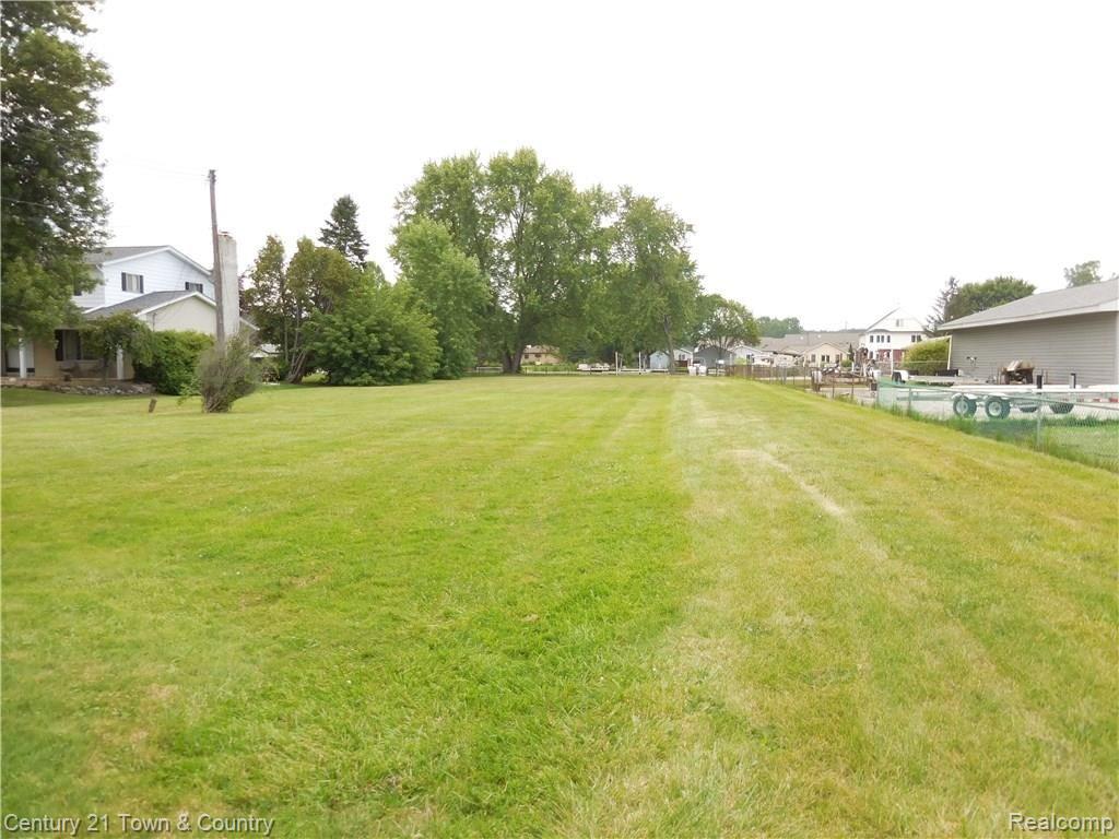32905 Sutton Road Chesterfield, MI 48047 - Photo 2 of 8