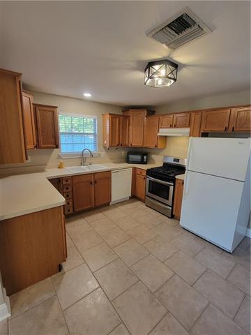 415 Stewart Avenue River Ridge, LA 70123 - Photo 3 of 11