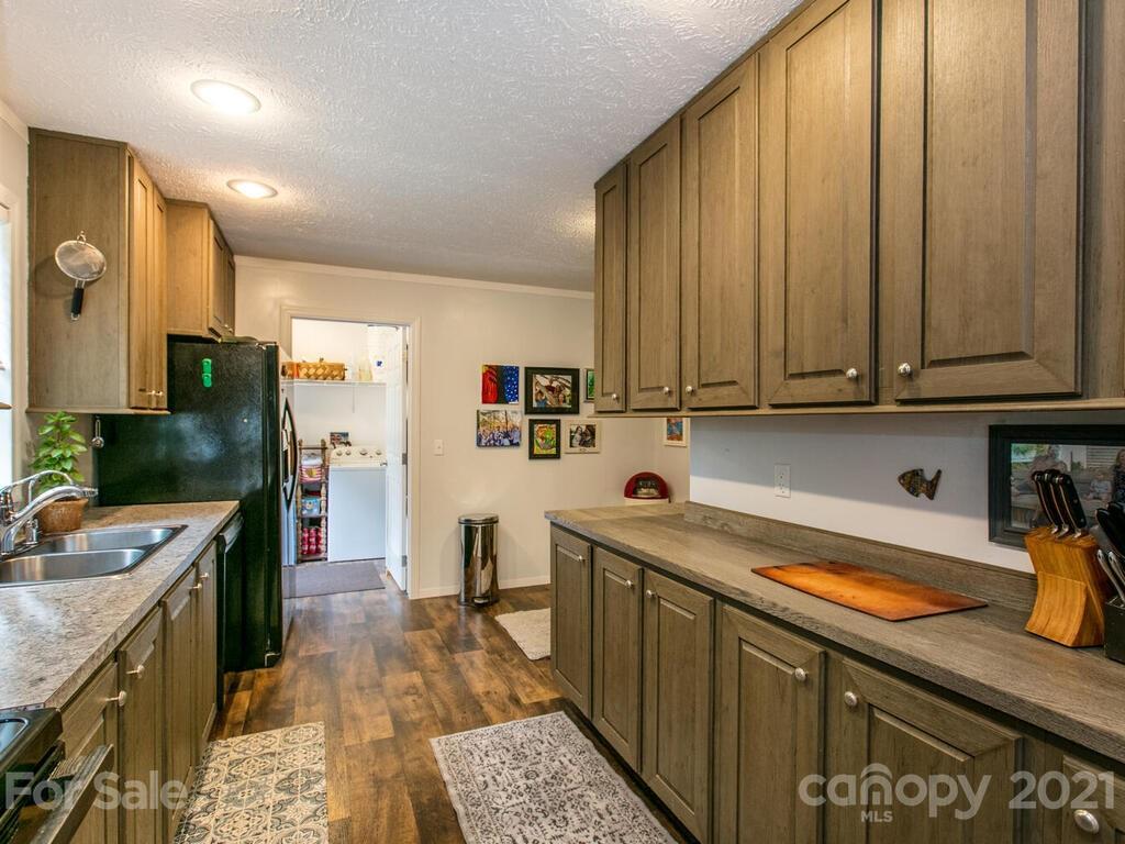 93 Church Road Fairview, NC 28730 - Photo 11 of 34 Gallery Image 11