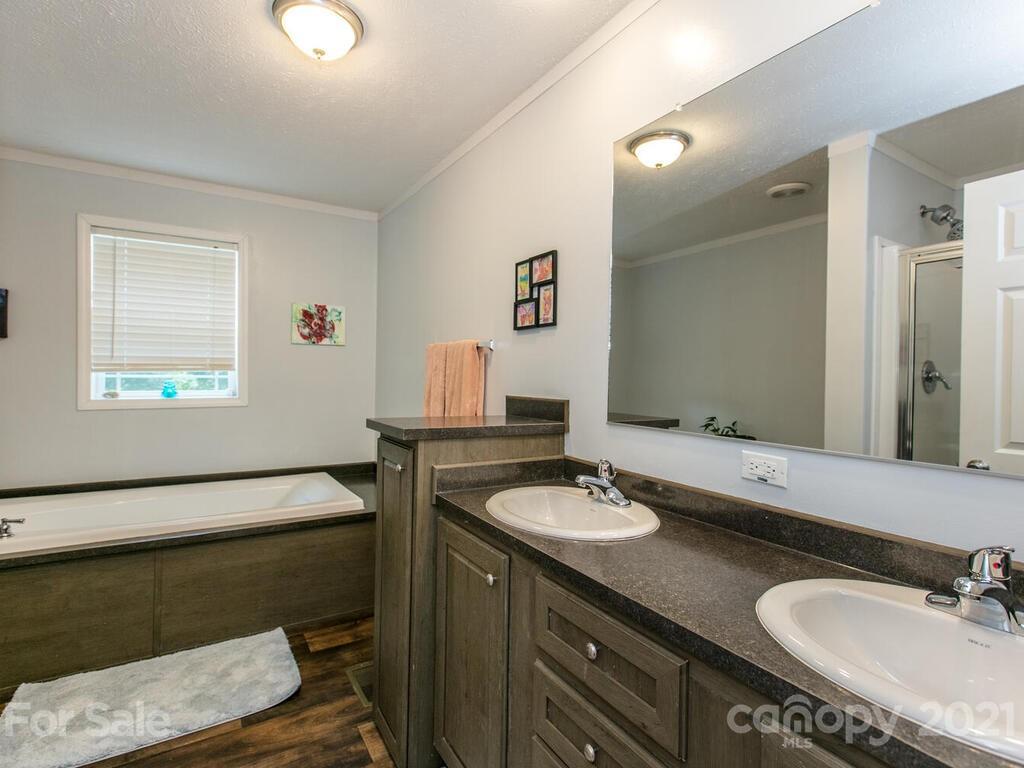 93 Church Road Fairview, NC 28730 - Photo 17 of 34 Gallery Image 17