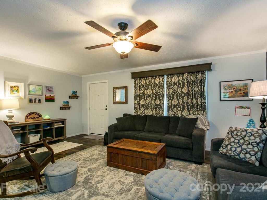 93 Church Road Fairview, NC 28730 - Photo 7 of 34 Gallery Image 7