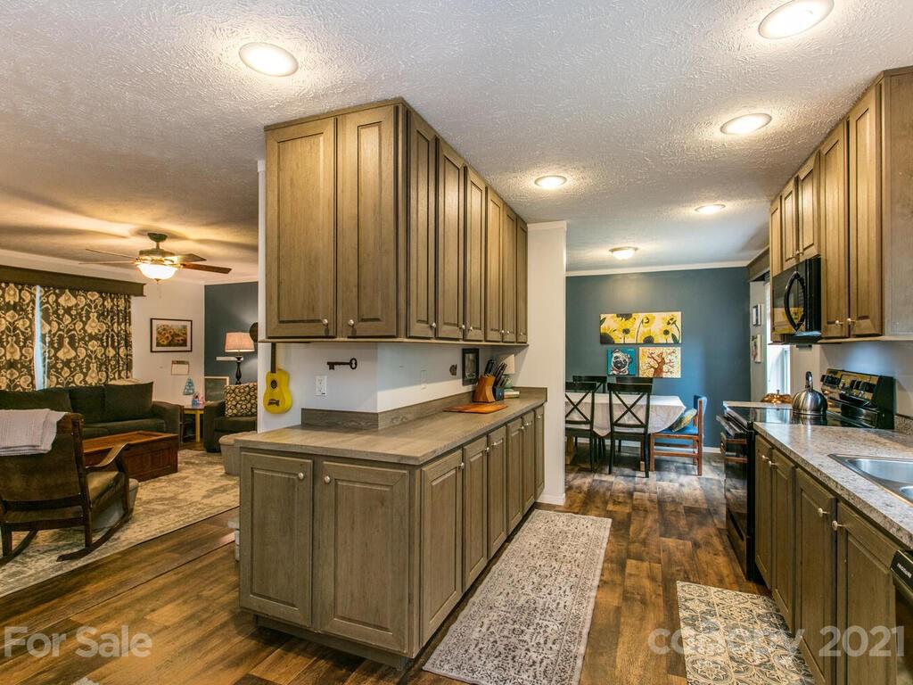 93 Church Road Fairview, NC 28730 - Photo 10 of 34 Gallery Image 10
