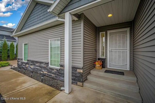 $674,900 | 934 West Walson Court, Post Falls, ID 83854