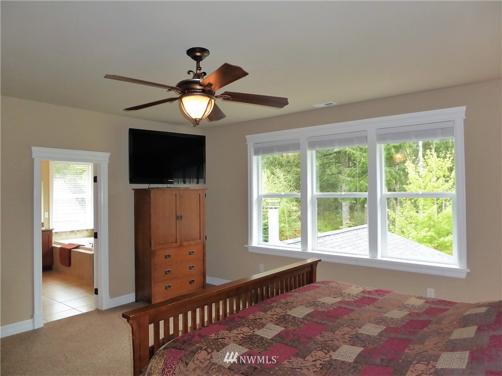 8911 Fox Ridge Lane Southeast Olympia, WA 98513 - Photo 12 of 25 Gallery Image 12