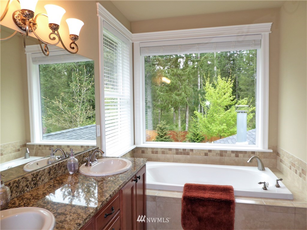 8911 Fox Ridge Lane Southeast Olympia, WA 98513 - Photo 13 of 25 Gallery Image 13