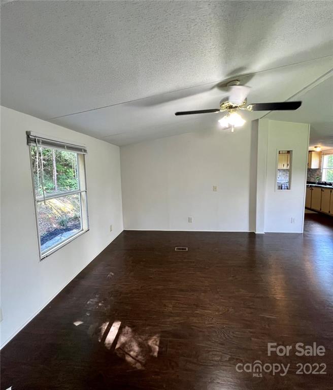 195 Hampton Ridge Drive, Unit 15 Marion, NC 28752 - Photo 10 of 36 Gallery Image 10