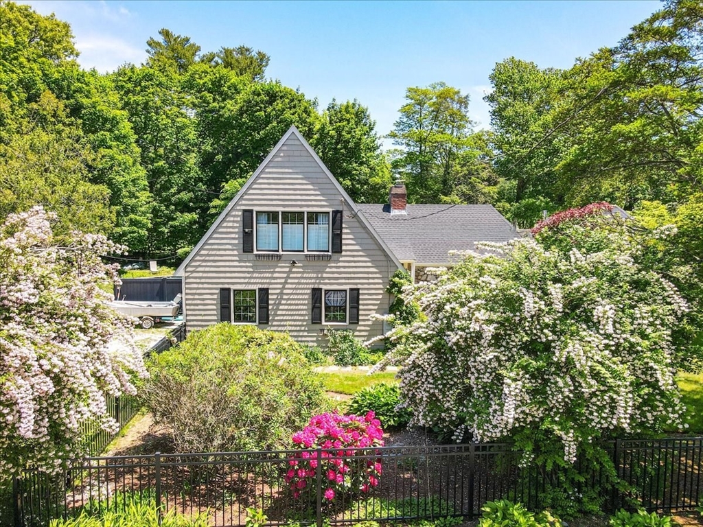 32 Branch Street Scituate, MA 02066 - Photo 2 of 42