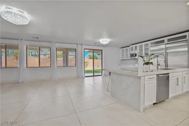 $1,150,000 | 7324 White Bloom Avenue, Las Vegas, NV 89117