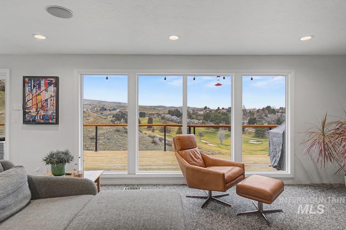 555 East Braemere Road Boise, ID 83702 - Photo 4 of 39