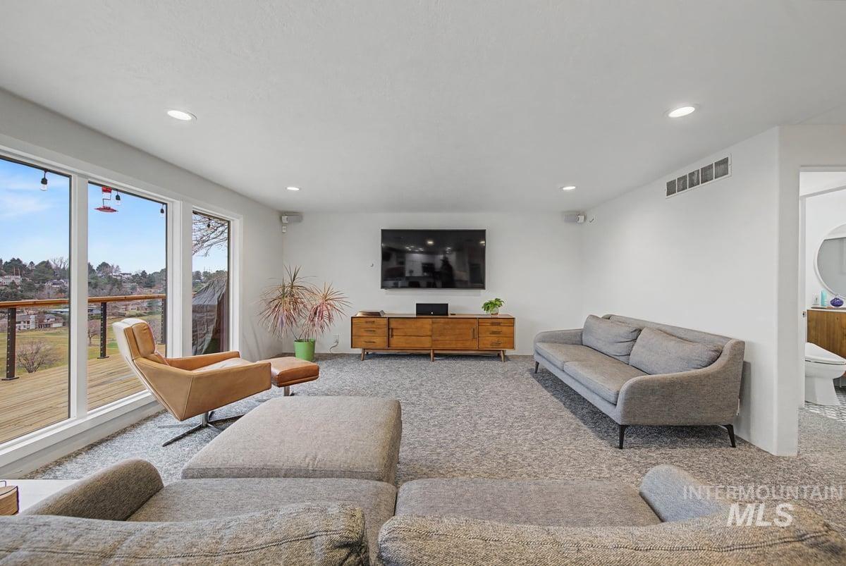 555 East Braemere Road Boise, ID 83702 - Photo 5 of 39