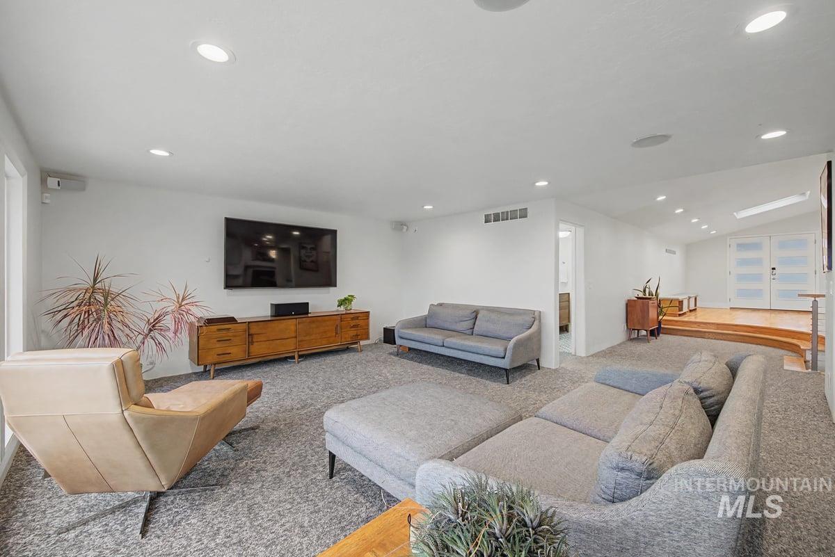 555 East Braemere Road Boise, ID 83702 - Photo 6 of 39