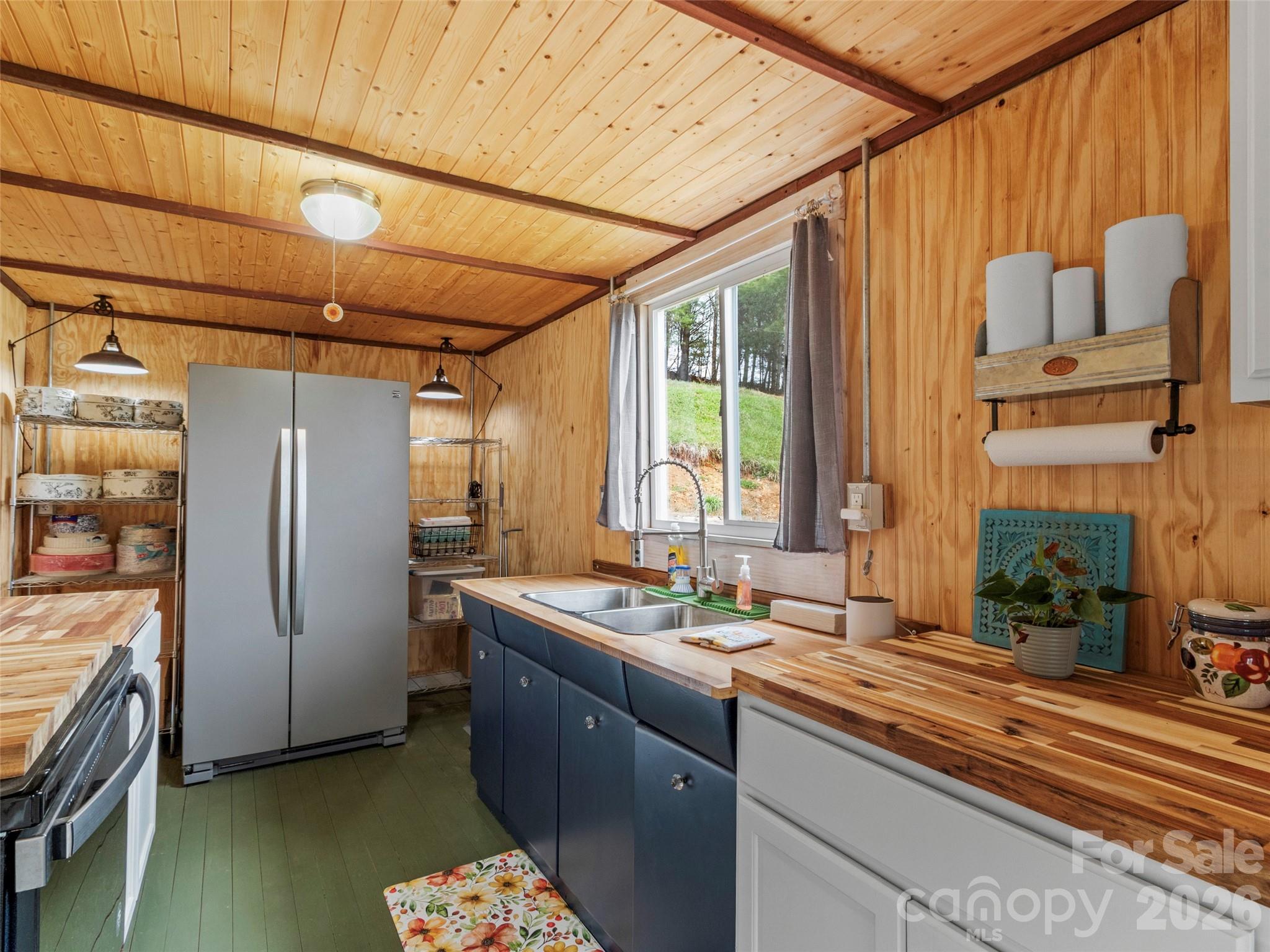 138 Robert Phillips Road Bakersville, NC 28705 - Photo 12 of 37