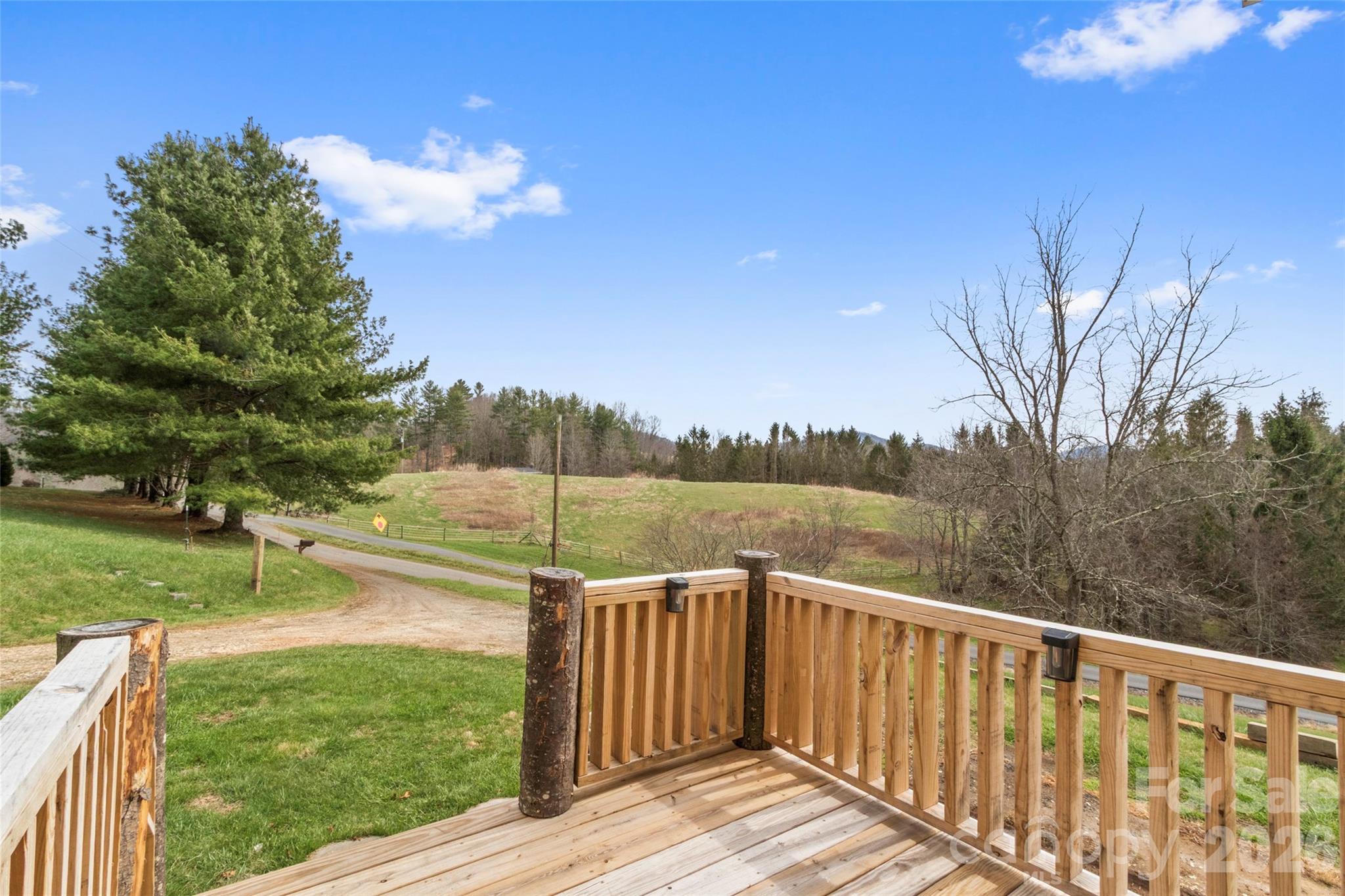 138 Robert Phillips Road Bakersville, NC 28705 - Photo 4 of 37