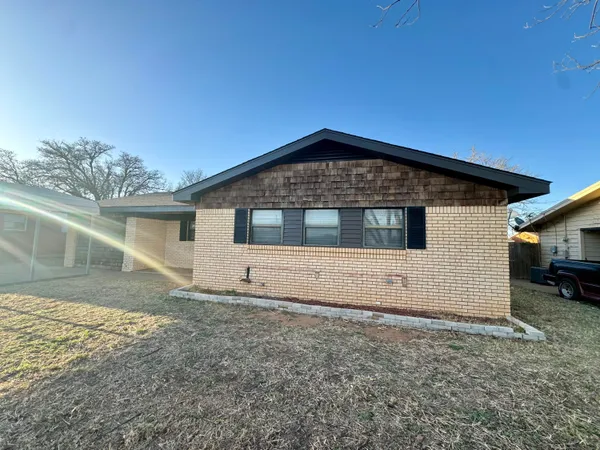 $199,500 | 106 North 22nd Place, Lamesa, TX 79331