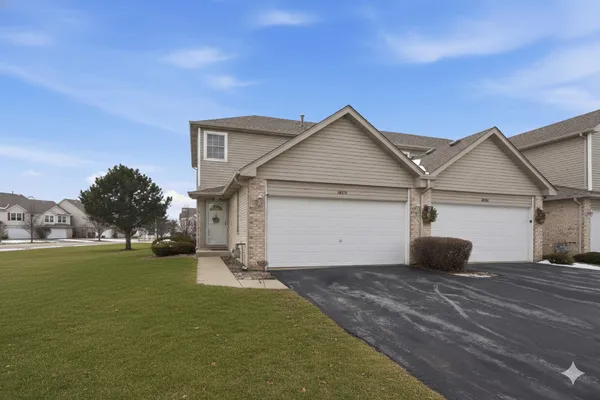 $289,000 | 18510 Bellagio Circle, Unit 18510, Tinley Park, IL 60477