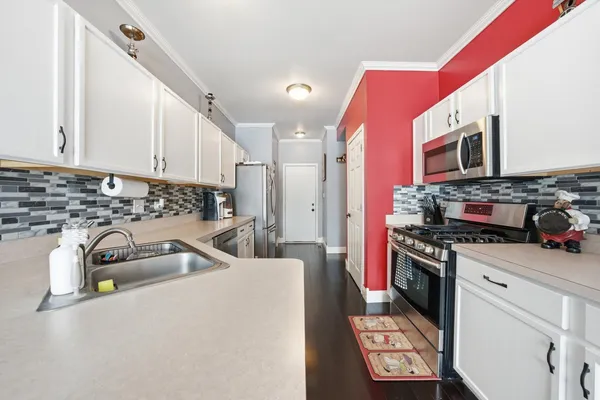 $289,000 | 18510 Bellagio Circle, Unit 18510, Tinley Park, IL 60477