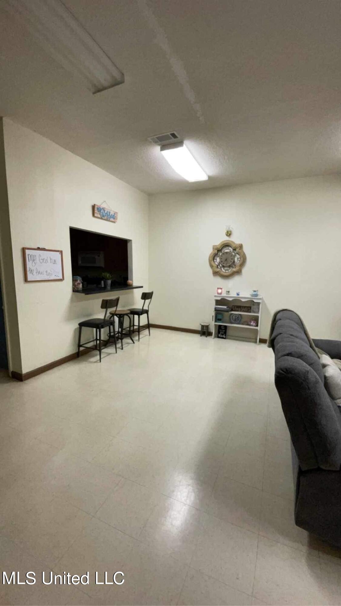109 Mamies Road Magee, MS 39111 - Photo 8 of 16 Living Room