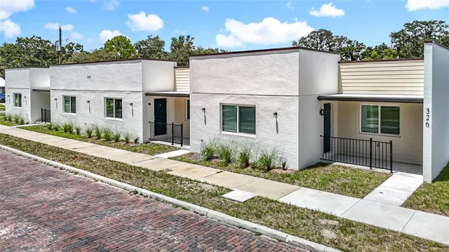 $2,299 | 401 East Boyer Street, Unit 2, Tarpon Springs, FL 34689