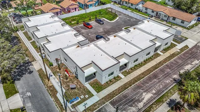 $2,299 | 401 East Boyer Street, Unit 2, Tarpon Springs, FL 34689