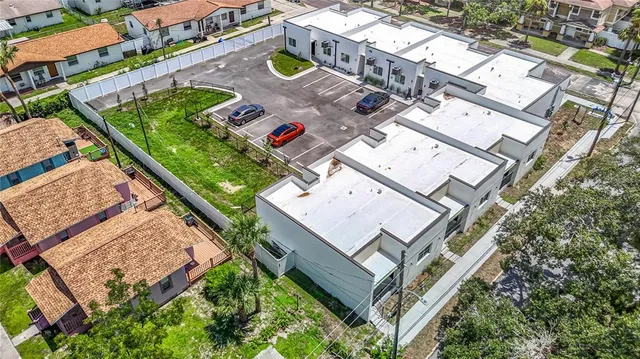 $2,299 | 401 East Boyer Street, Unit 2, Tarpon Springs, FL 34689