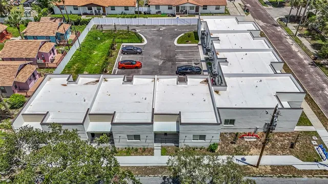 $2,299 | 401 East Boyer Street, Unit 2, Tarpon Springs, FL 34689