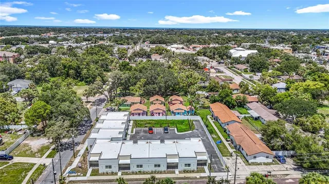 $2,299 | 401 East Boyer Street, Unit 2, Tarpon Springs, FL 34689