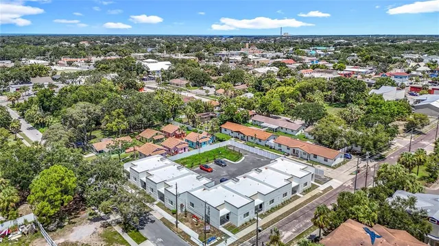 $2,299 | 401 East Boyer Street, Unit 2, Tarpon Springs, FL 34689