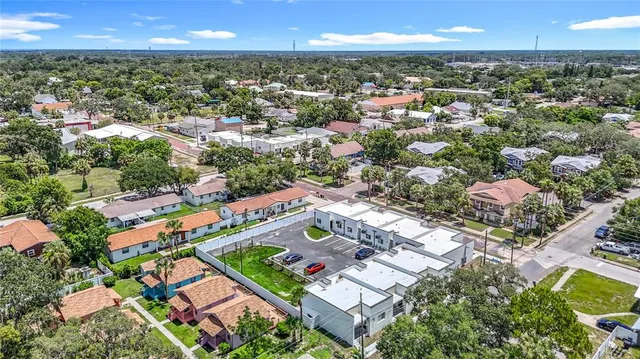 $2,299 | 401 East Boyer Street, Unit 2, Tarpon Springs, FL 34689