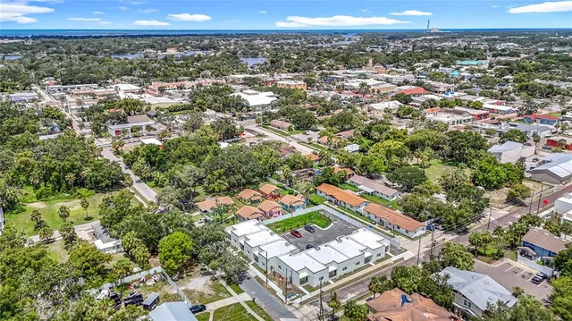 $2,299 | 401 East Boyer Street, Unit 2, Tarpon Springs, FL 34689