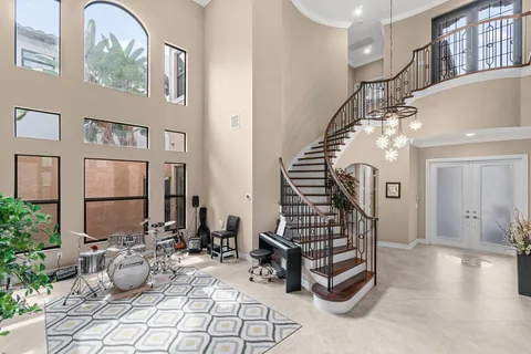 a view of entryway and hall