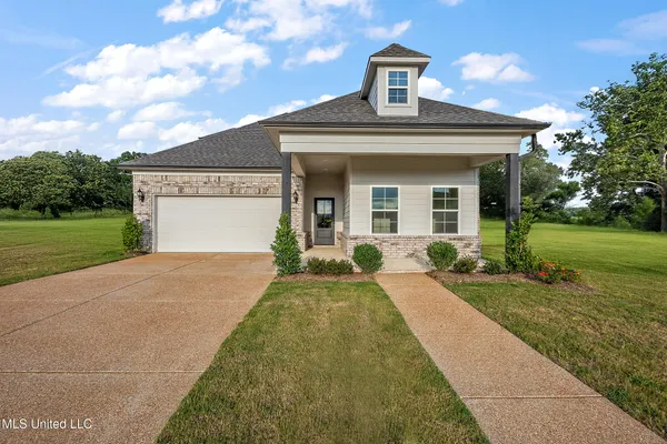 $330,900 | 6251 Clover Court, Walls, MS 38680