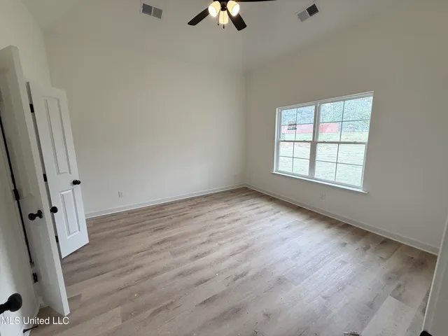 $330,900 | 6251 Clover Court, Walls, MS 38680