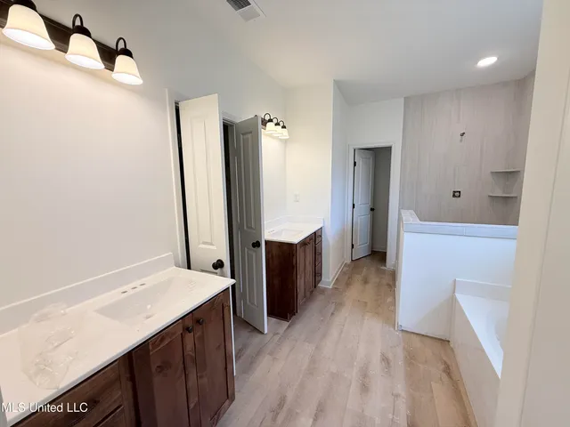 $330,900 | 6251 Clover Court, Walls, MS 38680