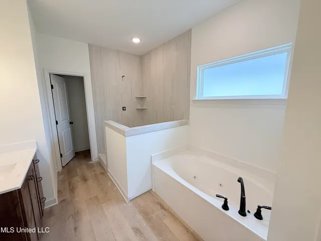 $330,900 | 6251 Clover Court, Walls, MS 38680