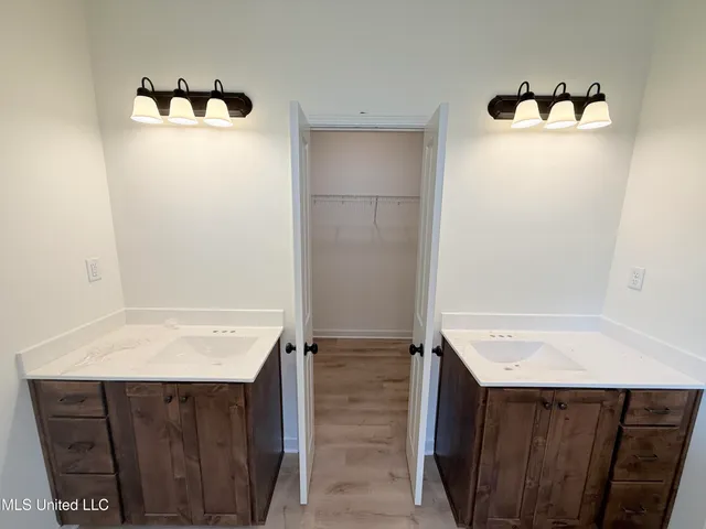 $330,900 | 6251 Clover Court, Walls, MS 38680