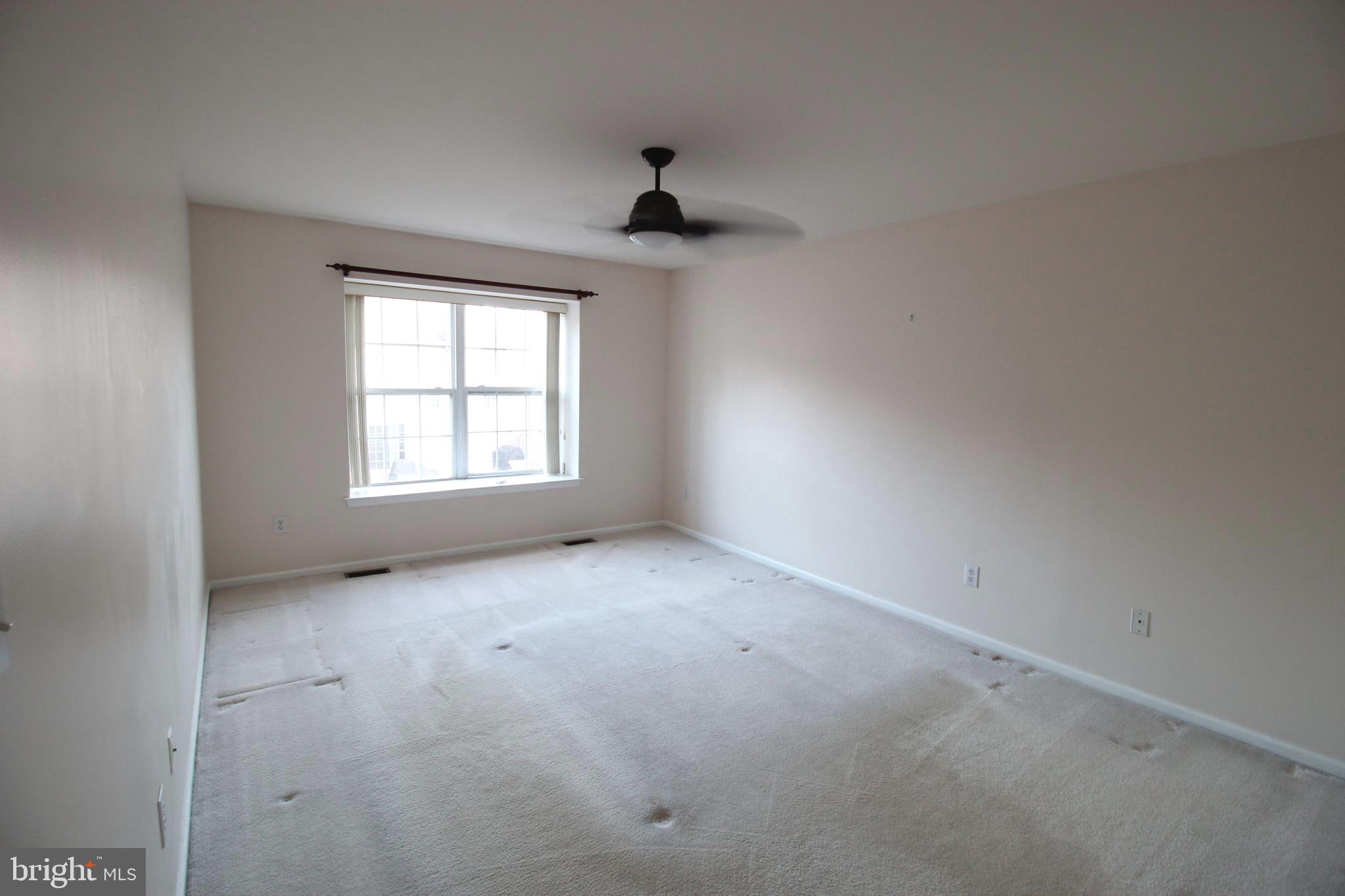 30 Leighton Drive Mount Laurel, NJ 08054 - Photo 13 of 22 an empty room with a window