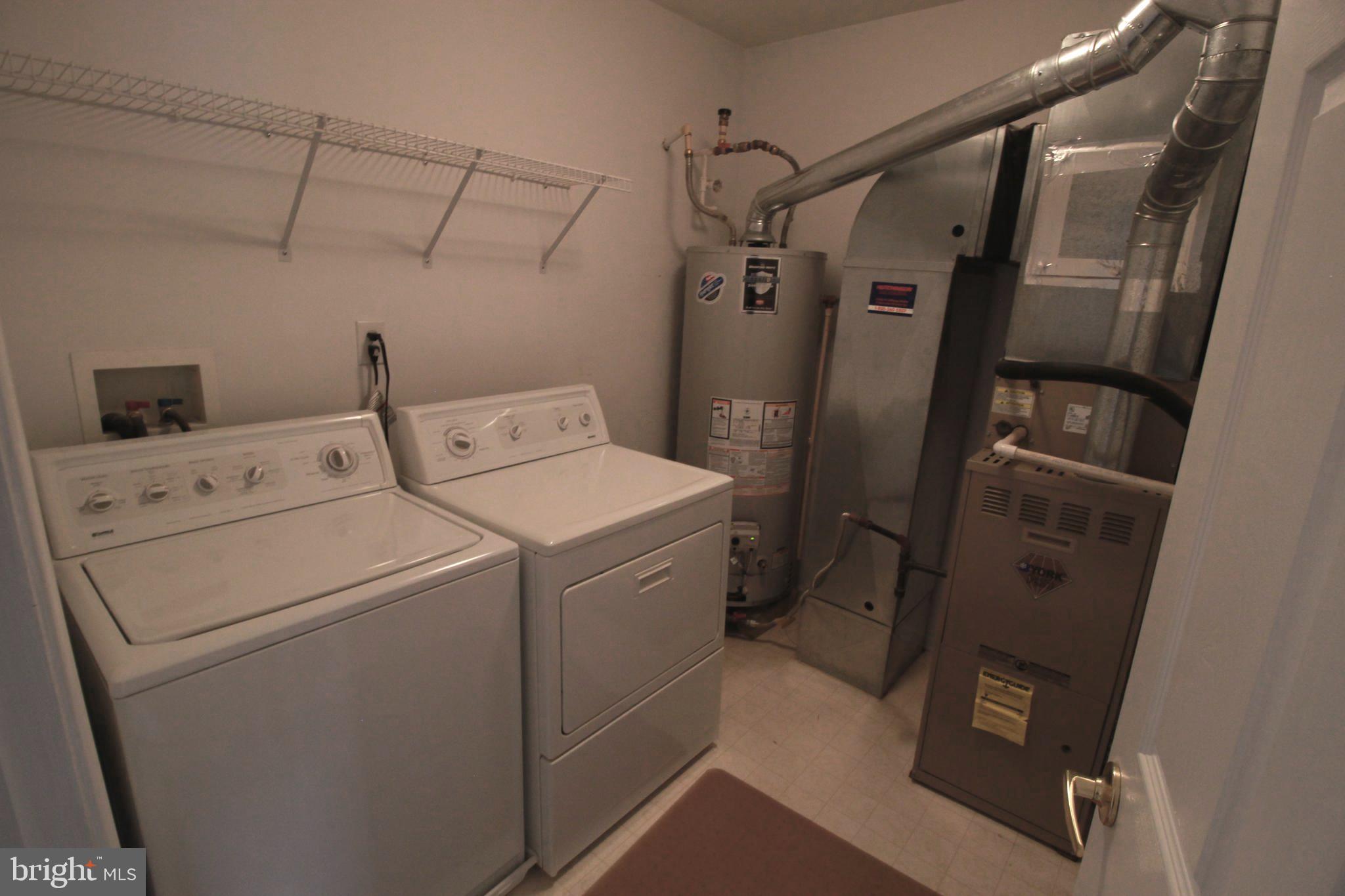 30 Leighton Drive Mount Laurel, NJ 08054 - Photo 17 of 22 a utility room with dryer and washer