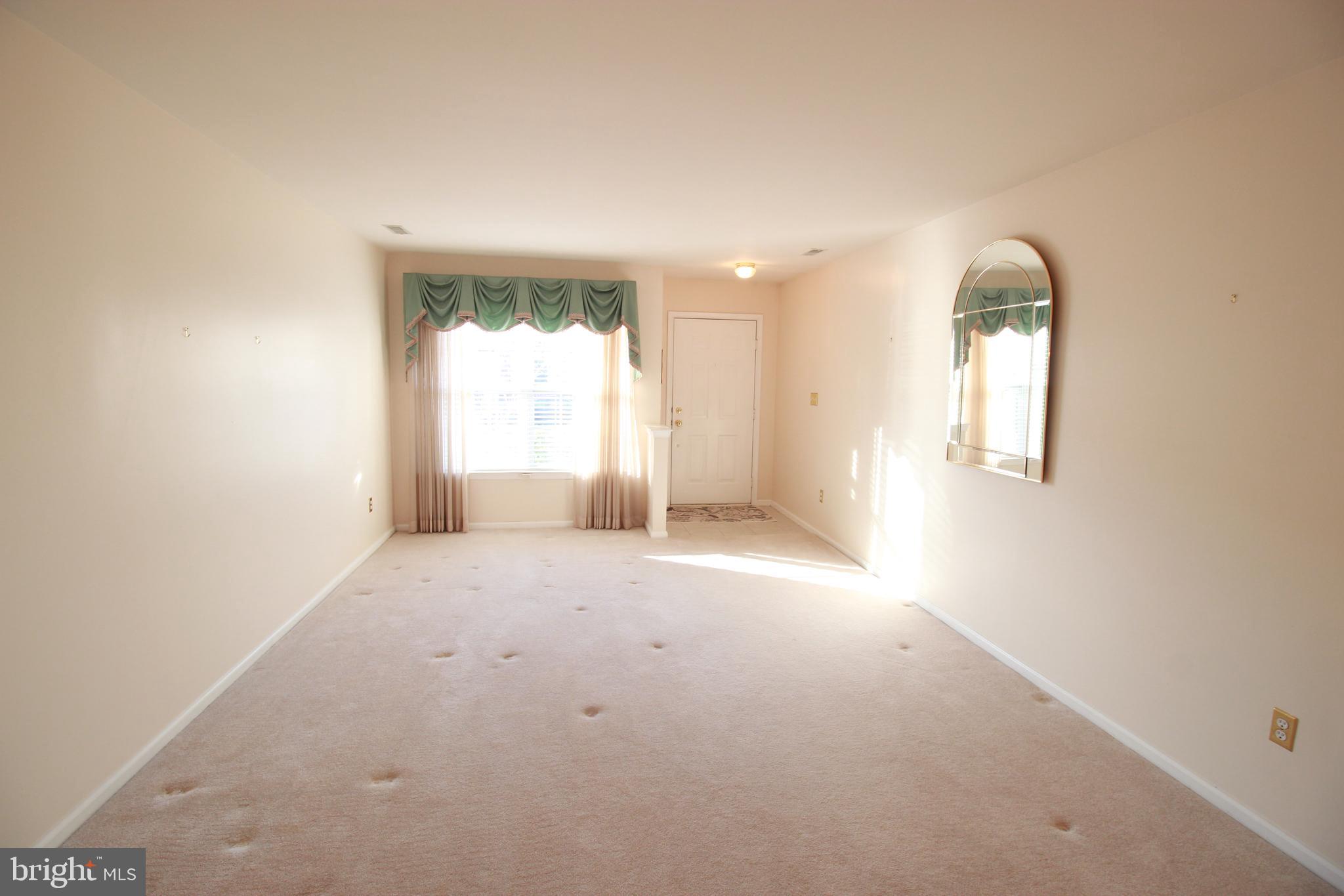 30 Leighton Drive Mount Laurel, NJ 08054 - Photo 2 of 22 an empty room with windows and closet