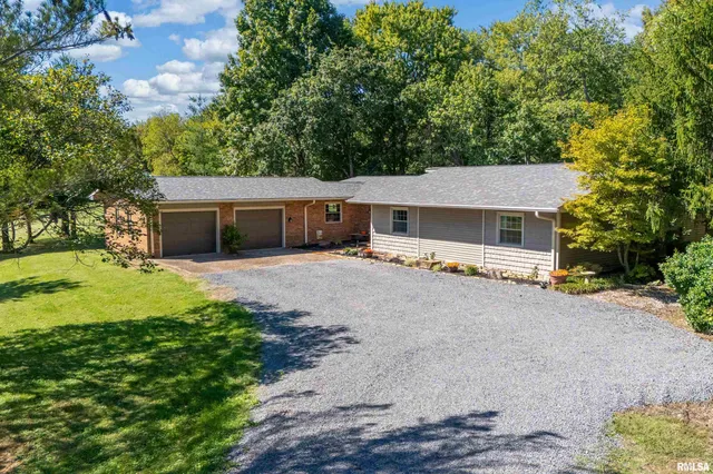 $695,000 | 2585 Dylan Drive, Marion, IL 62959