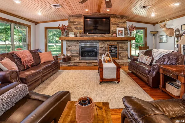 $695,000 | 2585 Dylan Drive, Marion, IL 62959